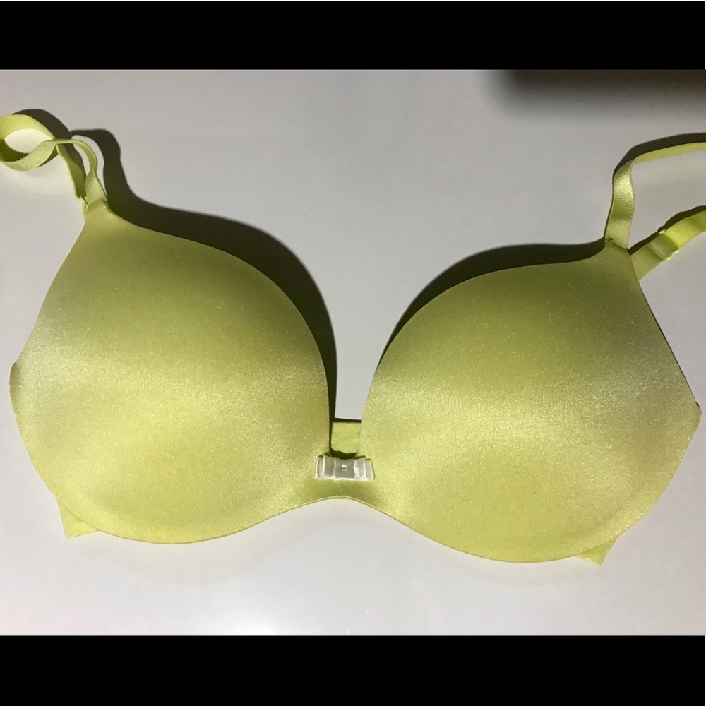 🎉🤩 Victoria’s Secret Plunge Padded Bra 32DD